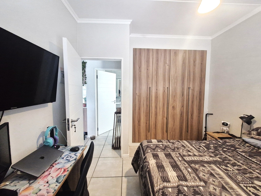 To Let 1 Bedroom Property for Rent in Richwood Western Cape